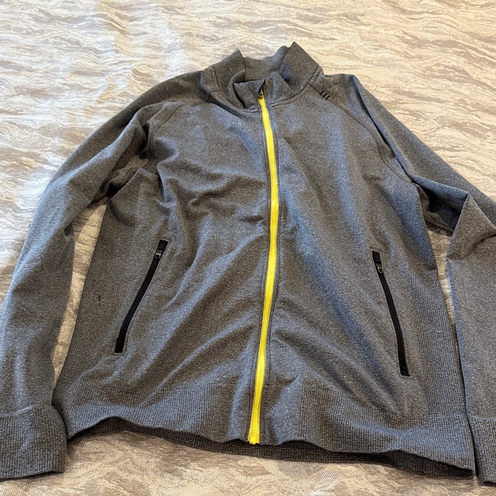 Lululemon Men's Grey Full-Zip Jacket with Yellow Zipper (tag missing, size small
